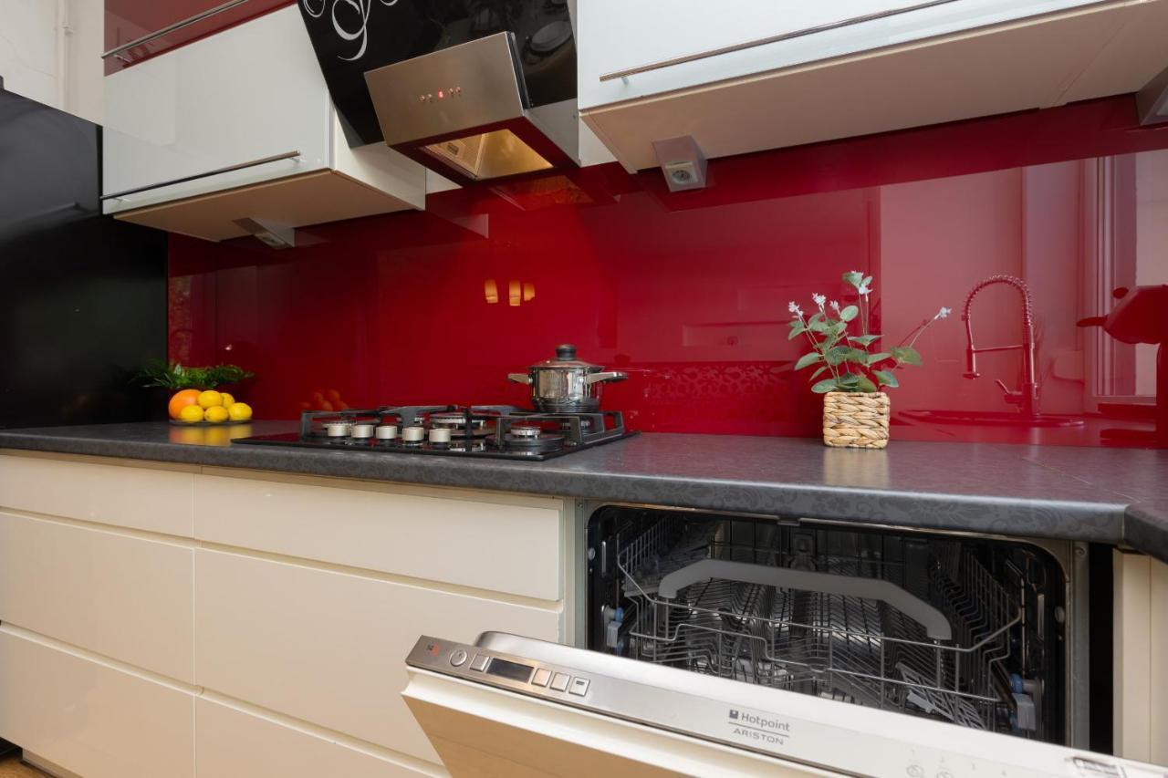 Metro Targowek Spacious Apartment With Parking By Noclegi Renters Varsovie Extérieur photo