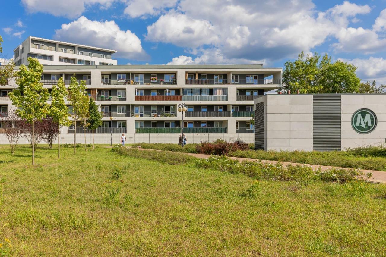 Metro Targowek Spacious Apartment With Parking By Noclegi Renters Varsovie Extérieur photo